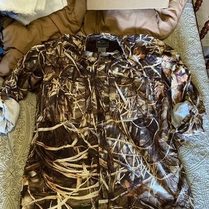 Drake size small mens button up long sleeve shirt camo
